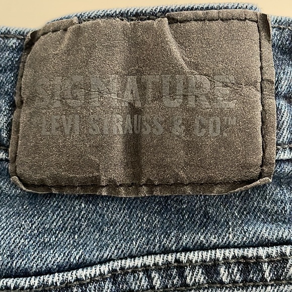 Levi Strauss & Co 567 Athletic Men medium wash distressed jeans- 34 - Picture 10 of 11